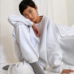 Aritzia TNA Cozyaf Heathered Cloud White Boyfriend Crew Neck Size 2